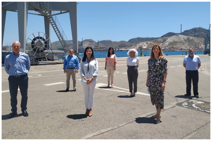 Sofia Honrubia, front and right, and Cristina Abad, front and left, next to the Board of Director of SAES